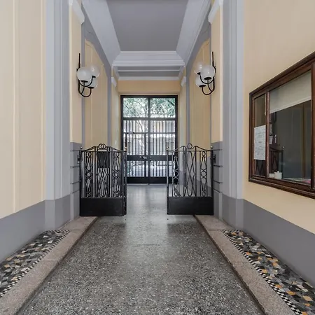 Apartment Lovely In Milano-porta Romana W/ Balcony Milan